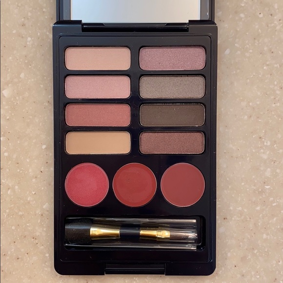 FREE TODAY Estée Lauder‼️HOST PICK, Final Sale‼️NEW 8 eyeshadows and 3 lipsticks - Picture 2 of 4